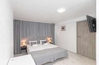 Мини-отель HappyInn Rooms Каунас Двухместный с 1 кроватью или 2 отдельными кроватями и душем-9