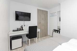 Мини-отель HappyInn Rooms Каунас Двухместный номер с 1 кроватью или 2 отдельными кроватями, общая ванная комната-14